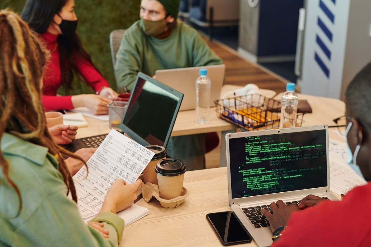 Làn sóng AI tiếp theo đang được xây dựng để hướng đến tính cụ thể. Ảnh: Canvas