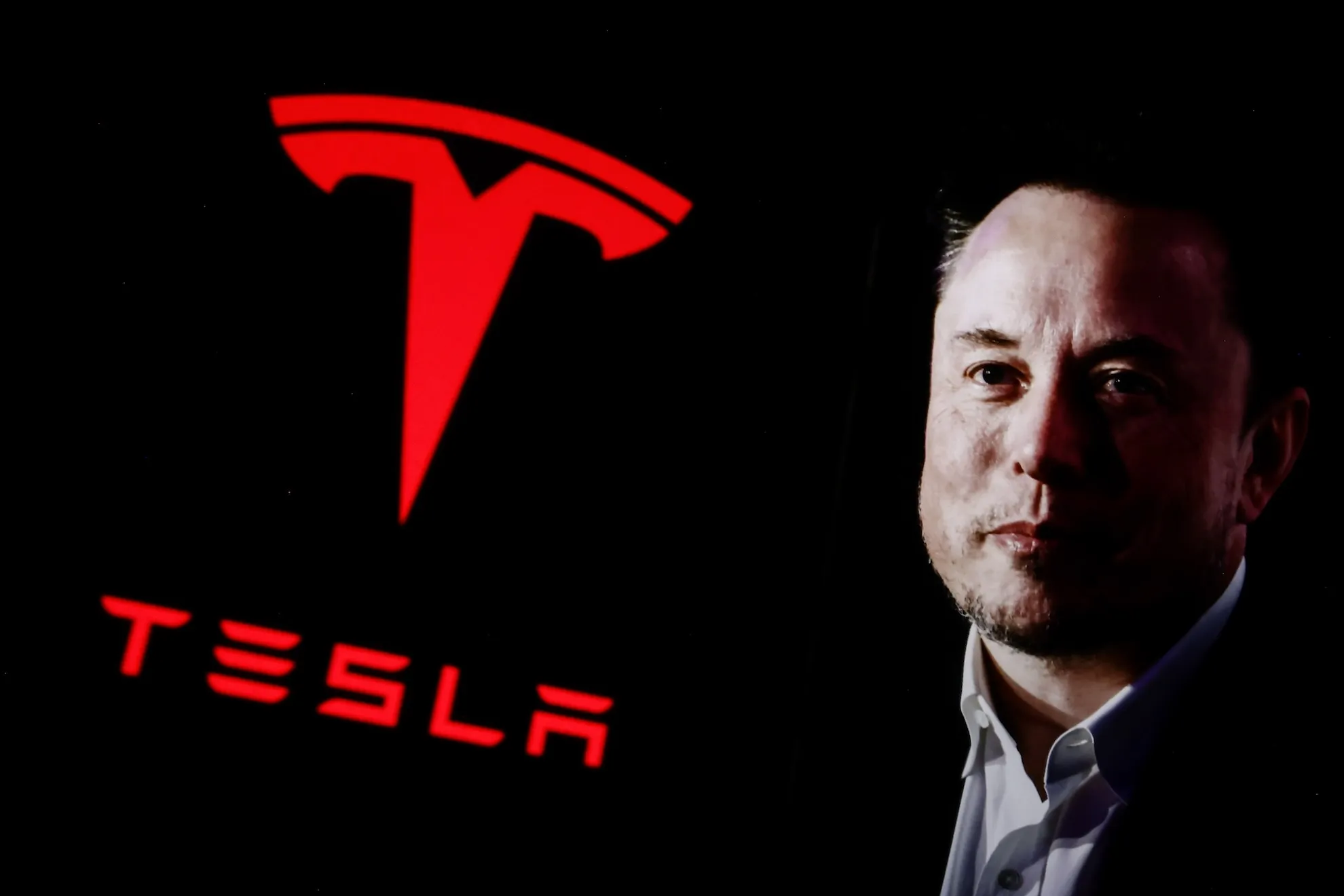 CEO Elon Musk xoá lỗ thành công cho Tesla