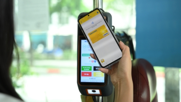 HCM city expands contactless card payments on bus routes