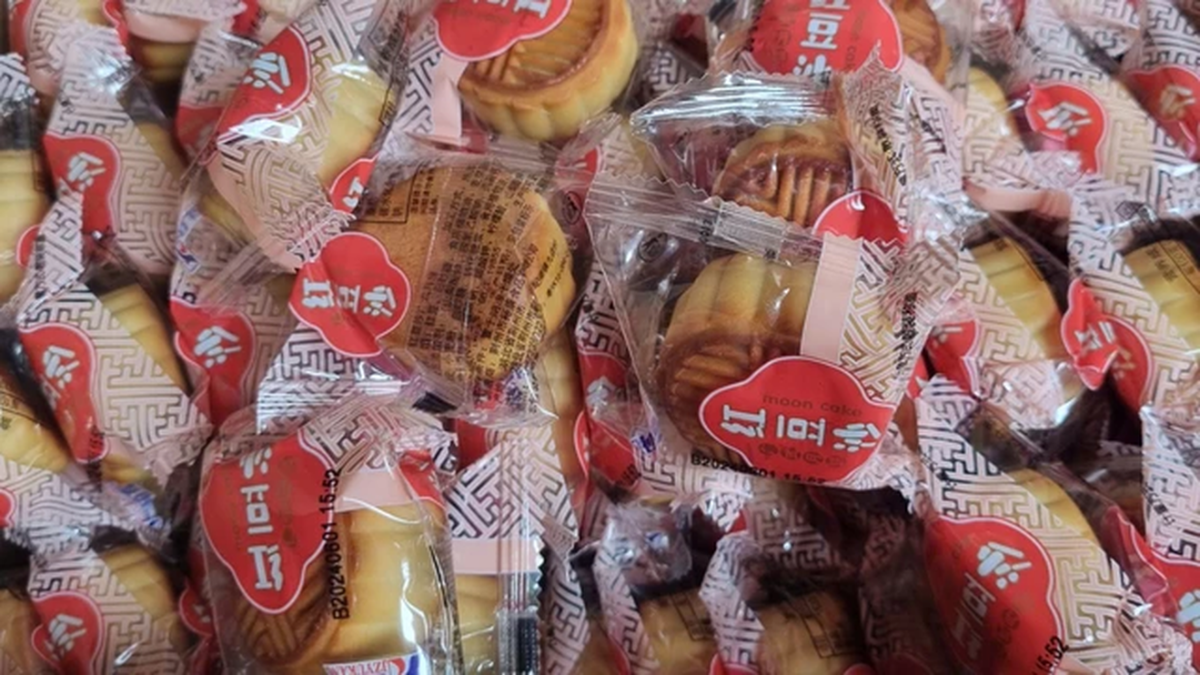 Bánh Trung thu nhập lậu, không qua kiểm định dễ chứa các phụ gia bị cấm hoặc vượt mức cho phép.