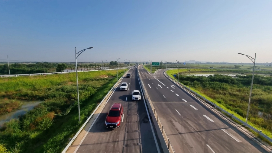Hạ tầng giao thông kết nối Nghệ An - Hà Nội ngày càng hoàn thiện. Ảnh: Báo Chính Phủ.