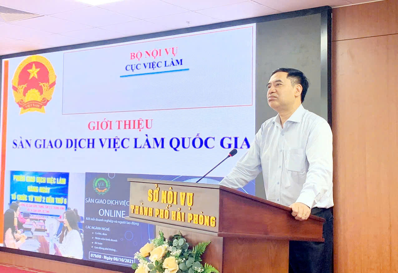 Ông Vũ Trọng Bình, Cục trưởng Cục Việc làm (Bộ Nội vụ) thông tin giới thiệu sàn việc làm quốc gia. Ảnh: Hoàng Việt.
