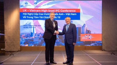 UK supports Vietnam to develop an International Financial Center