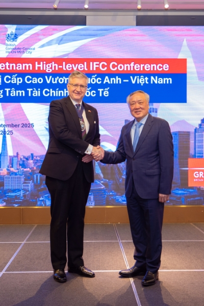 UK supports Vietnam to develop an International Financial Center