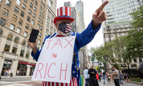 Vì sao khó đánh thuế người giàu?