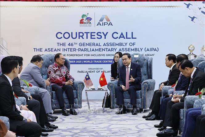Chủ tịch Quốc hội Trần Thanh Mẫn hội kiến Thủ tướng Malaysia Anwar Ibrahim. Ảnh: TTXVN.