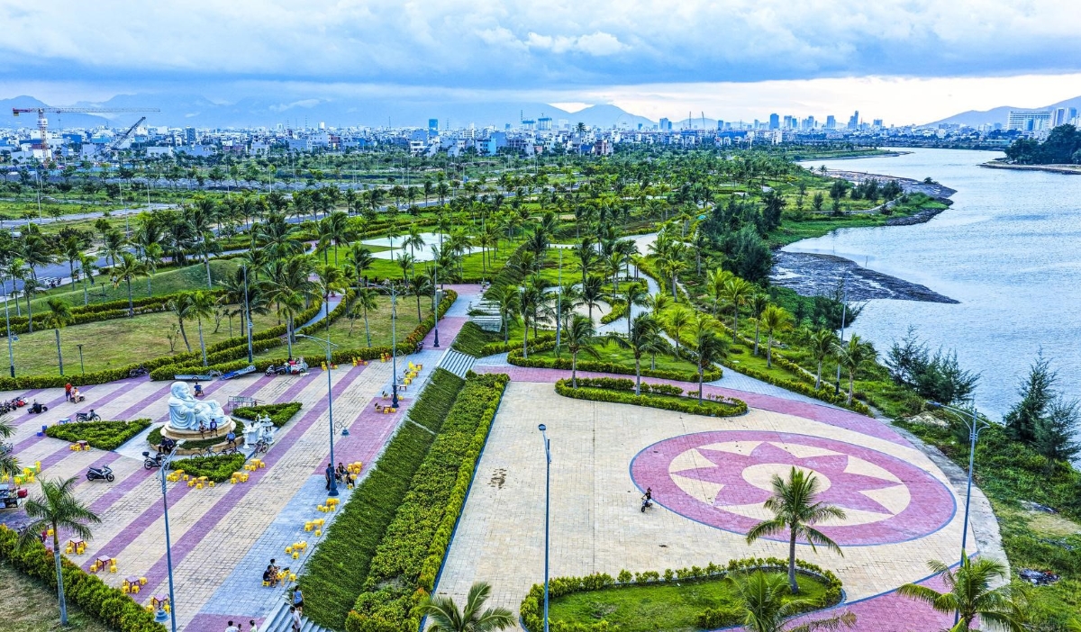 Công viên ven sông 50 ha – “lá phổi xanh” hiếm có giữa lòng Nam Hòa Xuân. (Ảnh: Ánh Dương).