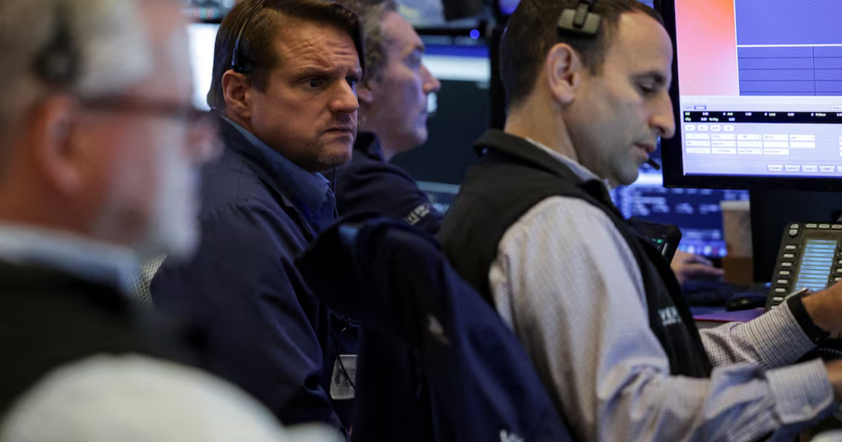 Chứng khoán Mỹ phản ứng thận trọng sau cuộc họp Fed