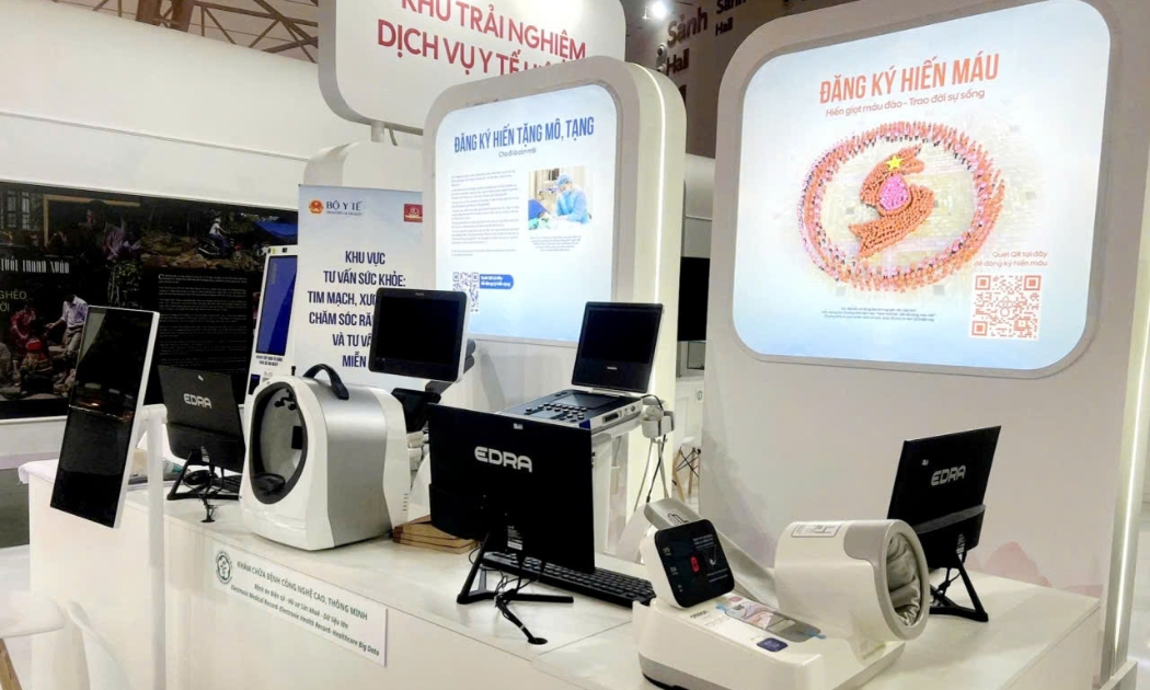 Các công nghệ, thiết bị y tế hiện đại đang được ứng dụng trong công tác khám, điều trị bệnh. Ảnh: Hà Quyên.