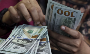 Nhà đầu tư nước ngoài tìm cách bảo vệ tài sản Mỹ khỏi biến động tỷ giá USD