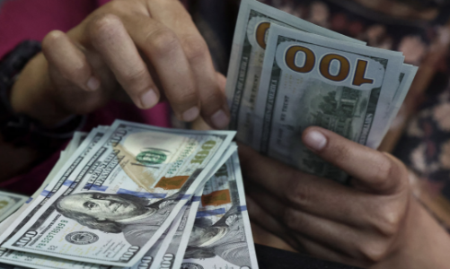 Nhà đầu tư nước ngoài tìm cách bảo vệ tài sản Mỹ khỏi biến động tỷ giá USD