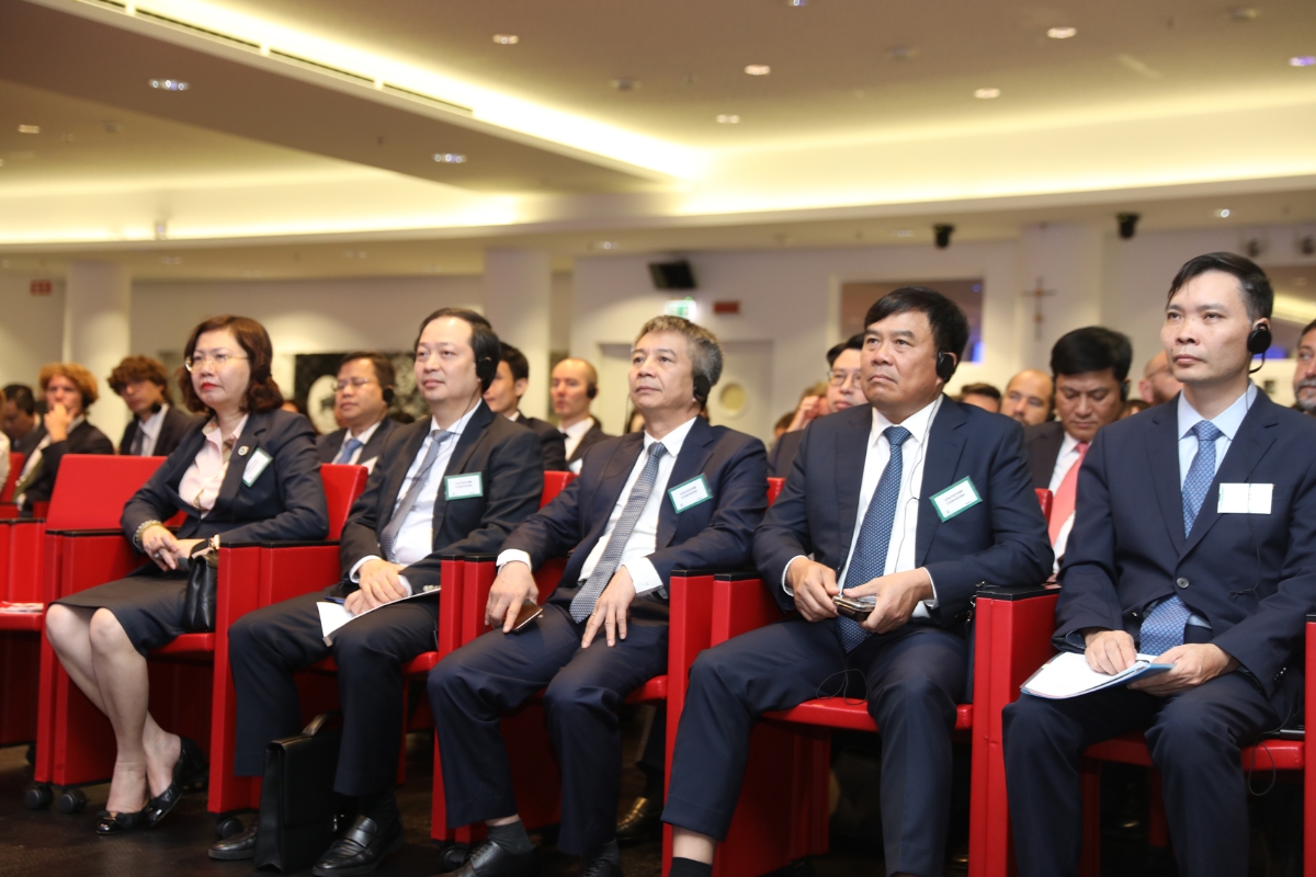 Lãnh đạo các đơn vị thuộc Bộ Tài chính tham dự tại Diễn đàn Kết nối đầu tư 2025.&nbsp;