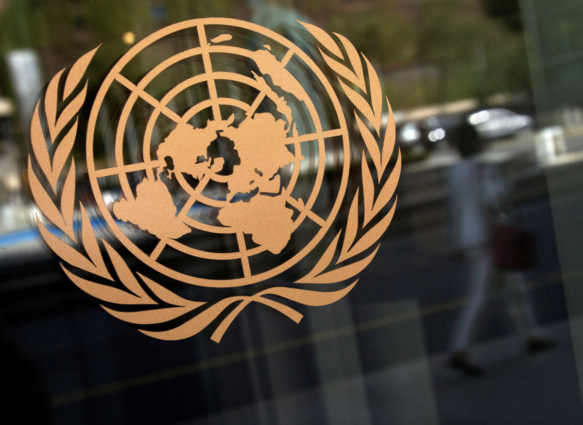 Logo của Liên hiệp quốc tại trụ sở của tổ chức này ở New York, Mỹ - Ảnh: Reuters.