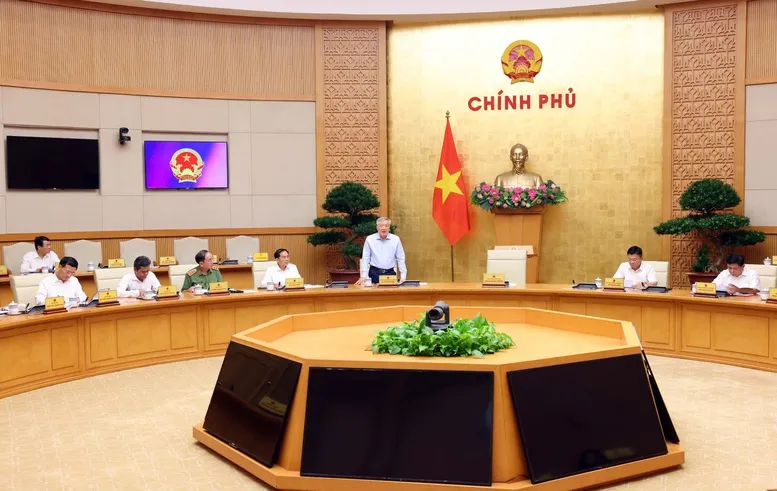 Phó Thủ tướng Thường trực Chính phủ Nguyễn Hòa Bình chủ trì cuộc họp với lãnh đạo các bộ, ngành, cơ quan về tình hình triển khai thực hiện và vận hành mô hình chính quyền địa phương 2 cấp. Ảnh: VGP