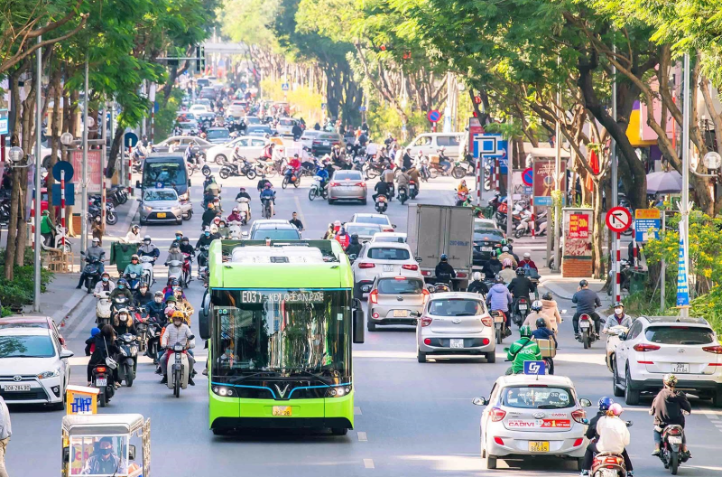 Yêu cầu công bố sớm, công khai lộ trình chuyển đổi phương tiện giao thông xanh, có chính sách hỗ trợ cụ thể