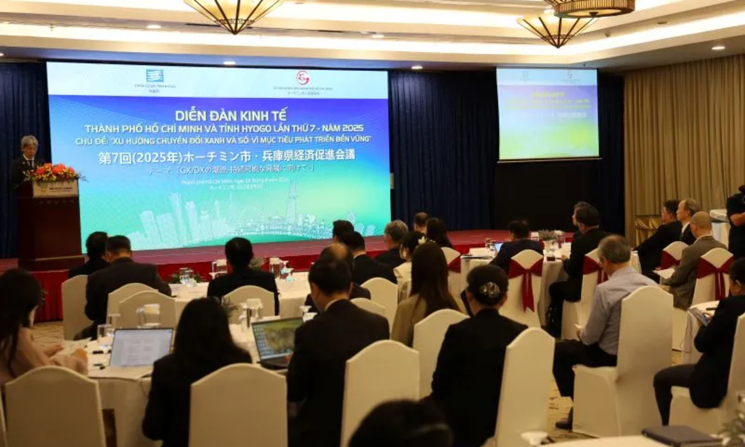 Nhật Bản đang khẳng định vị thế tiên phong trên trường quốc tế trong phát triển xanh và bền vững. Trong ảnh: Một diễn đàn hợp tác kinh tế, chuyển đổi xanh TP.HCM - Nhật Bản, tháng 8/2025.