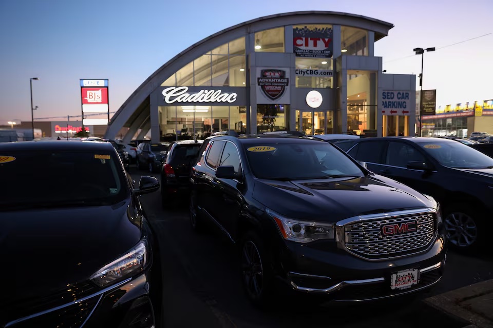 <i>Các xe ô tô của các thương hiệu thuộc General Motors tại một đại lý ô tô ở Queens, New York, Mỹ. Ảnh: Reuters.</i>