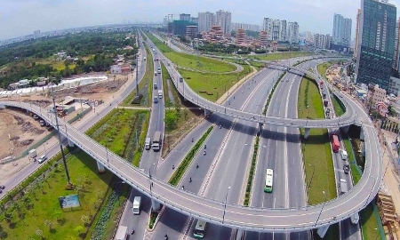 Phấn đấu hoàn thành 3.000 km đường bộ cao tốc trong năm 2025