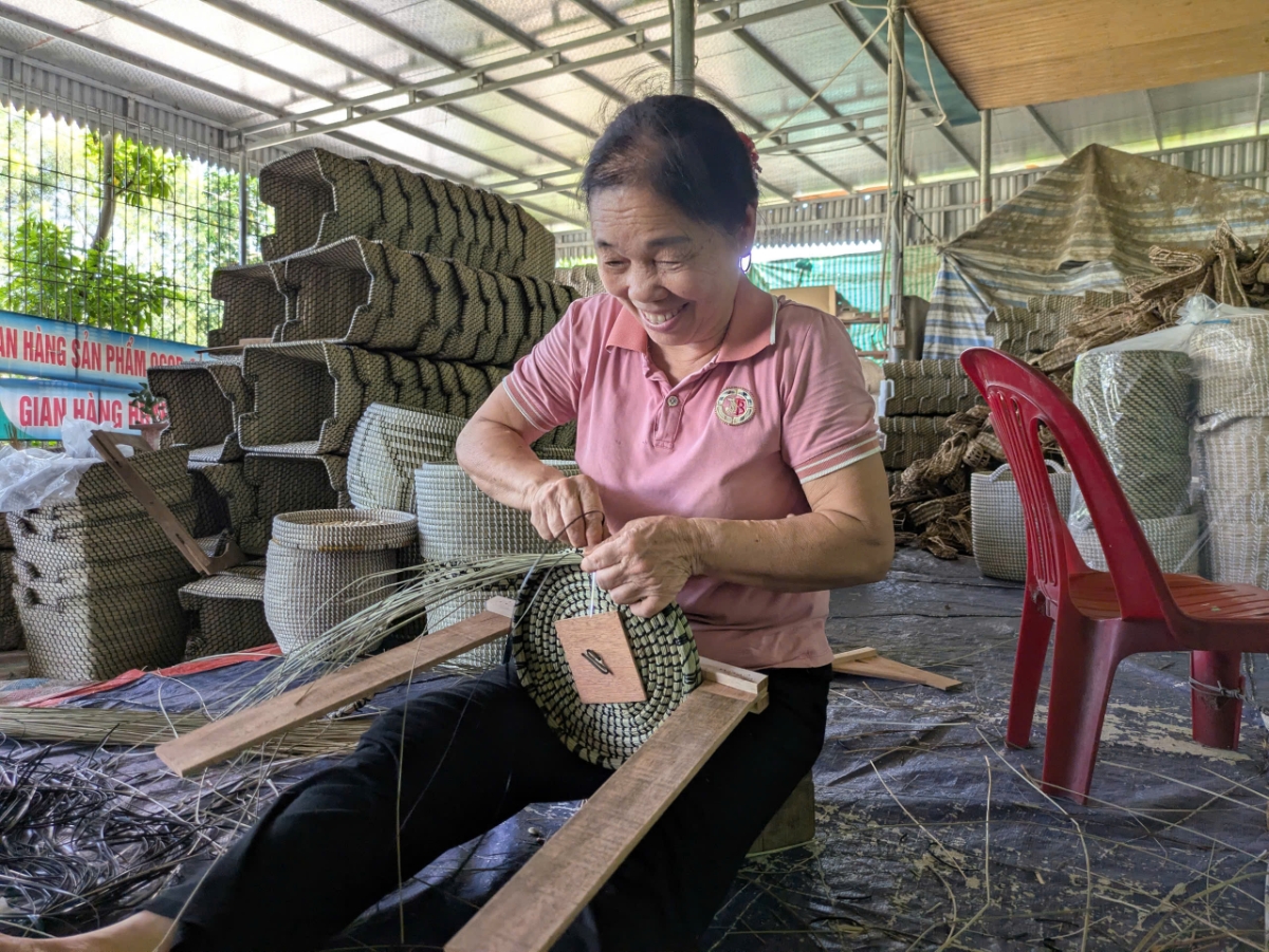 Bà Lê Thị Vĩnh, thành viên của hợp xã chia sẻ, từ khi có hợp tác xã các thành viên như có thêm ngôi nhà thứ hai.