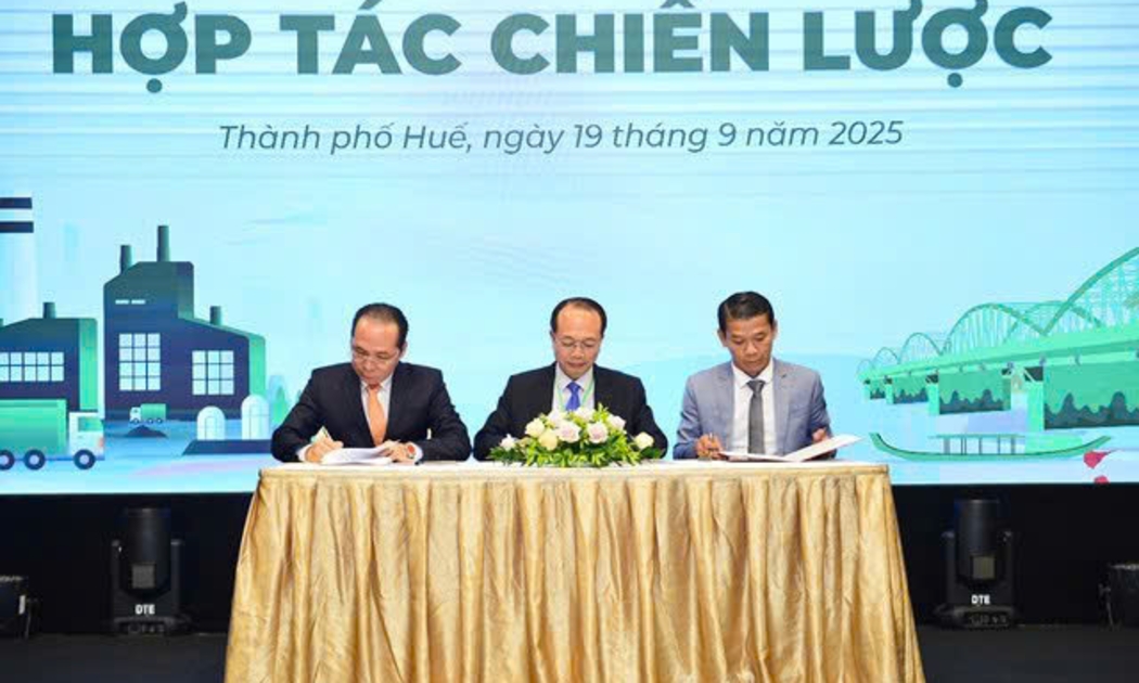 Lãnh đạo thành phố Huế ký kết Biên bản với các doanh nghiệp ghi nhớ hợp tác chiến lược