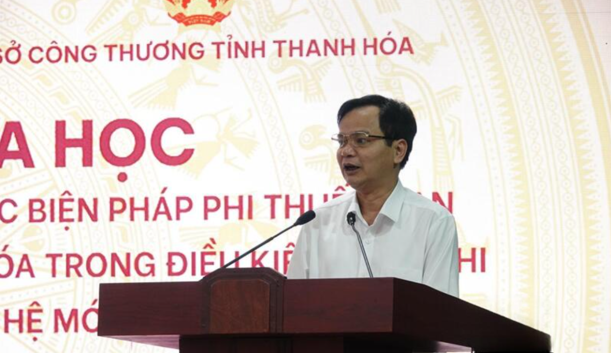 Ông Trần Duy Bình, Giám đốc Sở Khoa học và Công nghệ Thanh Hóa, phát biểu tại hội thảo khoa học.
