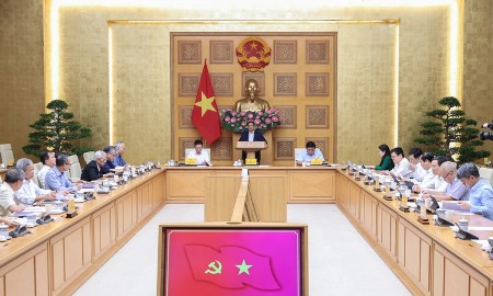 Thủ tướng chỉ đạo tiếp tục bảo đảm ổn định kinh tế vĩ mô và tạo động lực tăng trưởng