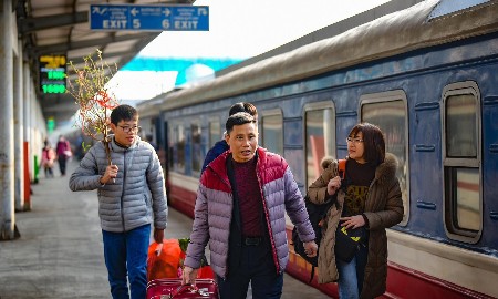 Tàu Tết “cháy vé” ngay khi bắt đầu mở bán