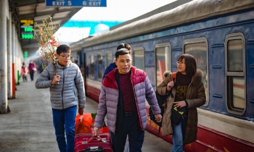 Tàu Tết “cháy vé” ngay khi bắt đầu mở bán