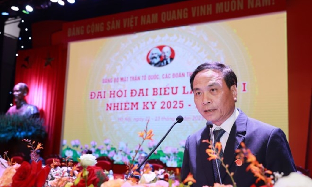 Ông Phạm Ngọc Linh, Phó Bí thư Thường trực Đảng ủy, Phó Chủ tịch Liên hiệp các hội Khoa học và Kỹ thuật Việt Nam, trình bày tham luận.