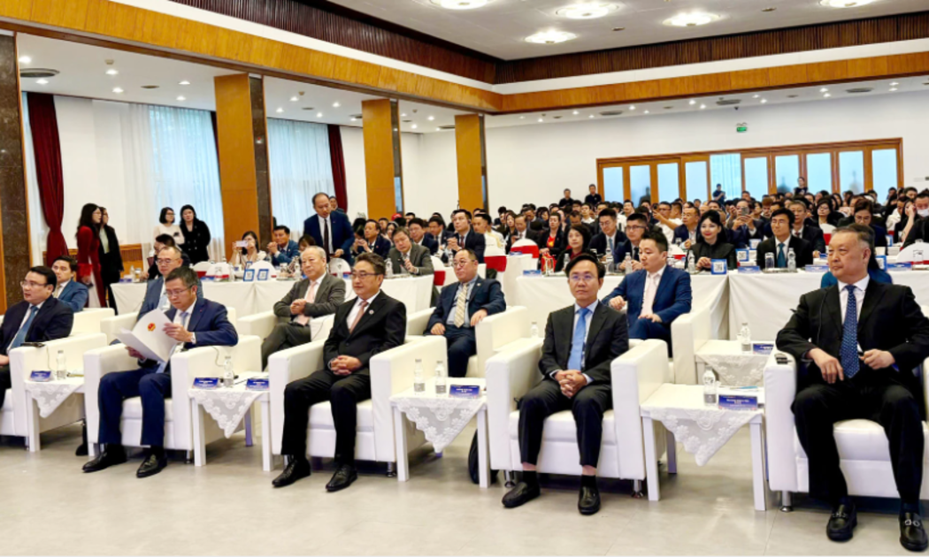 Các đại biểu tham dự diễn đàn. Ảnh: M.T