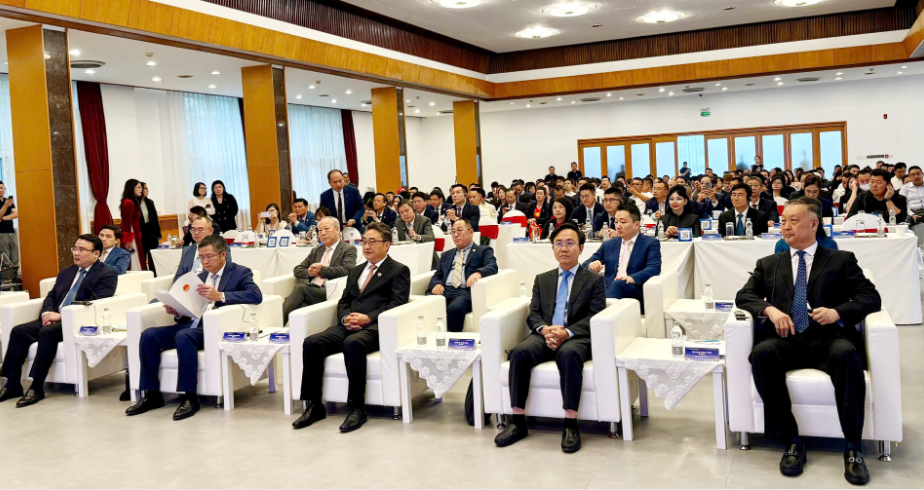 Các đại biểu tham dự diễn đàn. Ảnh: M.T