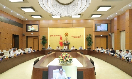 Phiên họp thứ 49 Ủy ban Thường vụ Quốc hội: Nâng cao hơn nữa chất lượng, hiệu quả công tác xây dựng và thi hành pháp luật