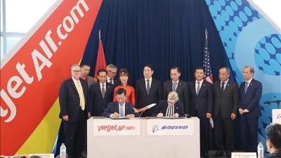 First of 200-aircraft contract between Vietjet and Boeing handed over