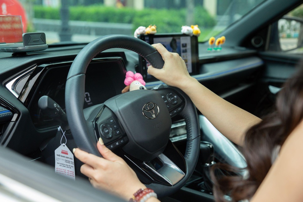 <i>Toyota Hybrid được nhiều khách hàng trẻ quan tâm và lựa chọn.</i>