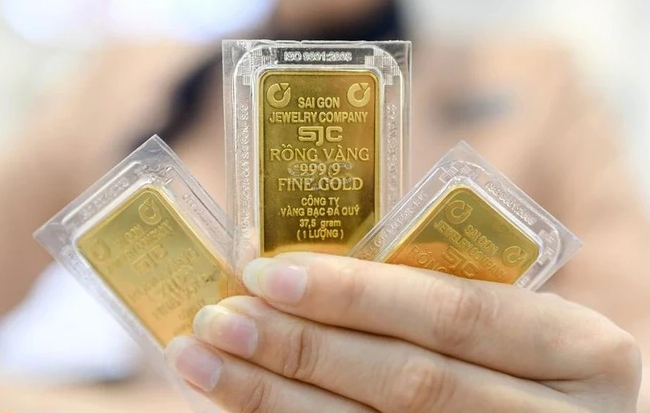 Giá mua, bán vàng SJC vẫn giảm gần 2% sau đợt cao điểm thanh tra