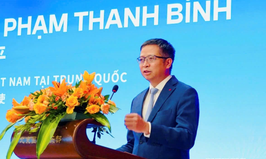 Ông Phạm Thanh Bình, Đại sứ Đặc mệnh Toàn quyền Việt Nam tại Trung Quốc, phát biểu tại diễn đàn. Ảnh: Phan Tú