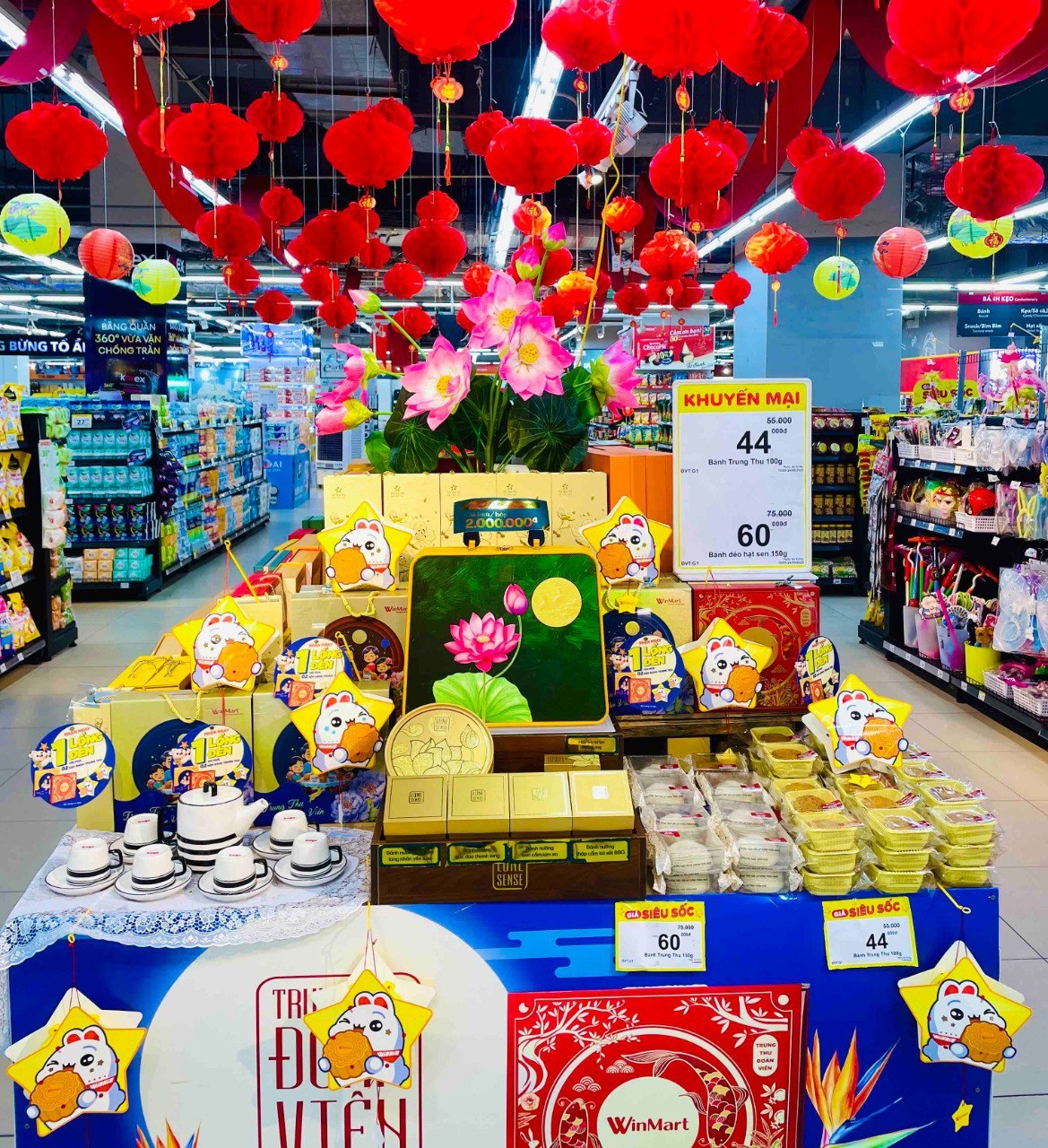 Các siêu thị tổ chức chương trình, giảm giá, ưu đãi, chiết khấu... lớn trong dịp này.