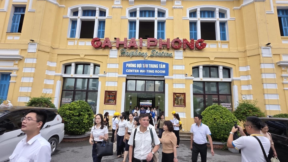 Đôi tàu HP15/HP16 sẽ hoạt động từ thứ Hai đến thứ Sáu hàng tuần.