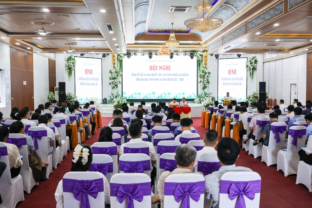 Toàn cảnh hội nghị