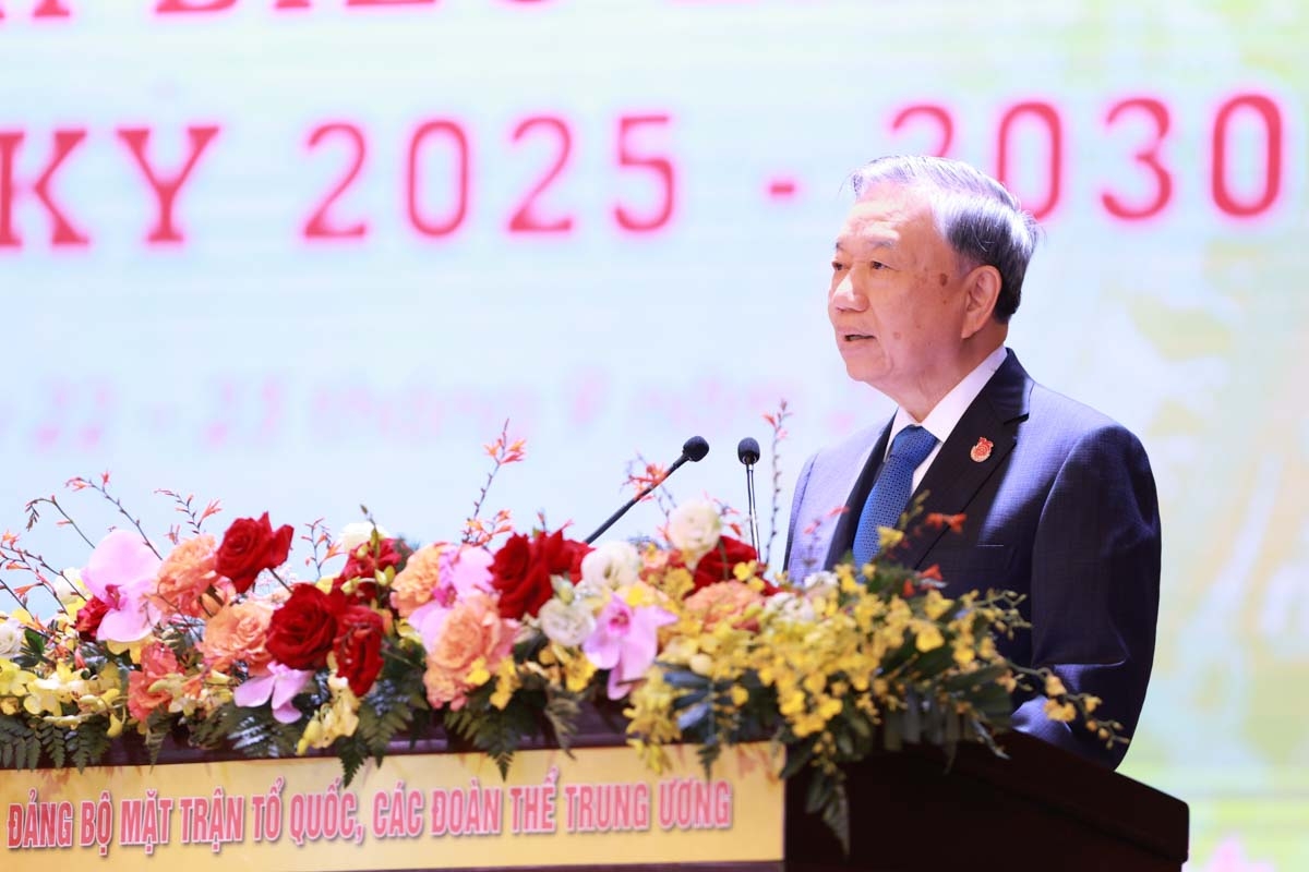 Tổng Bí thư Tô Lâm phát biểu chỉ đạo tại Đại hội đại biểu Đảng bộ Mặt trận Tổ quốc, các đoàn thể Trung ương lần thứ I. Ảnh: Báo Lao động.