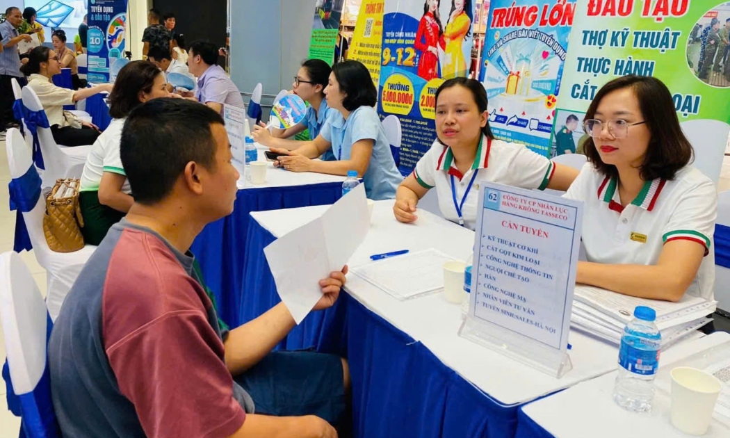 Doanh nghiệp tuyển dụng lao động. Ảnh: TH. 