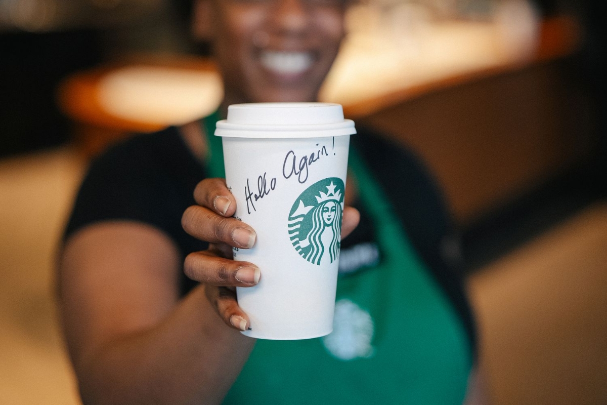 Starbucks&nbsp;quay về giá trị 