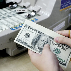 Chỉ còn 4 ngân hàng duy trì giá bán USD ở mức kịch trần 26.481 đồng/USD.
