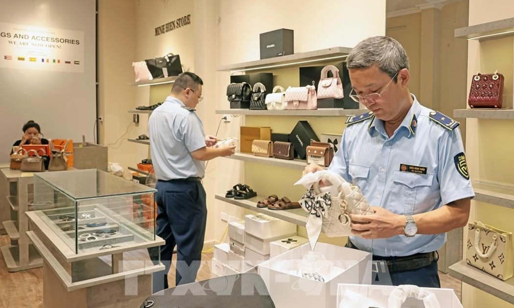 Cơ quan chức năng thành phố Hà Nội tăng cường kiểm tra mỹ phẩm, thực phẩm