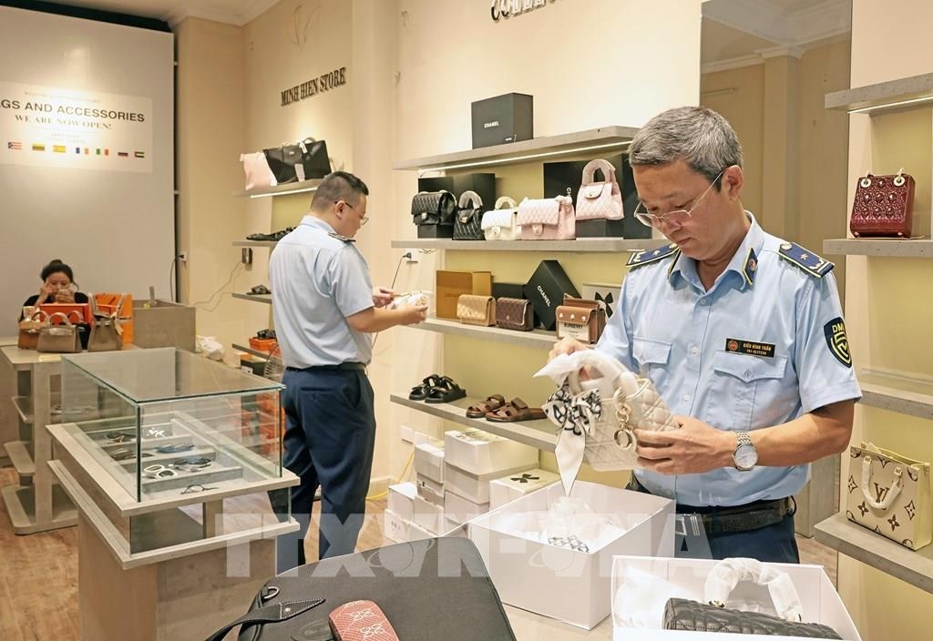 Cơ quan chức năng thành phố Hà Nội tăng cường kiểm tra mỹ phẩm, thực phẩm