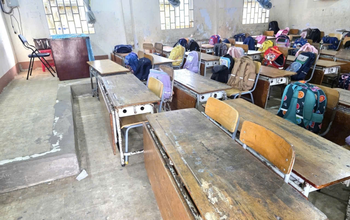 Phản ảnh của báo chí và dư luận trong phụ huynh học sinh trước đó về cơ sở vật chất xuống cấp trầm trọng của trường tiểu học Vĩnh Tân. Ảnh: TPO