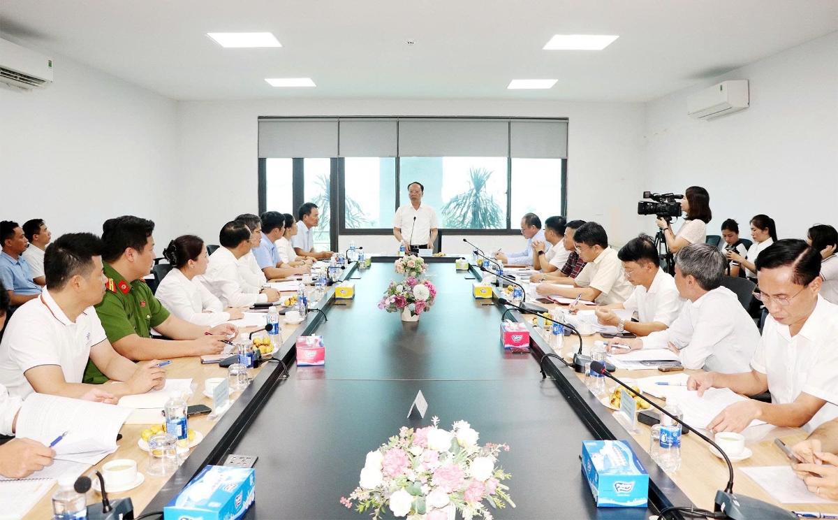 Toàn cảnh buổi làm việc