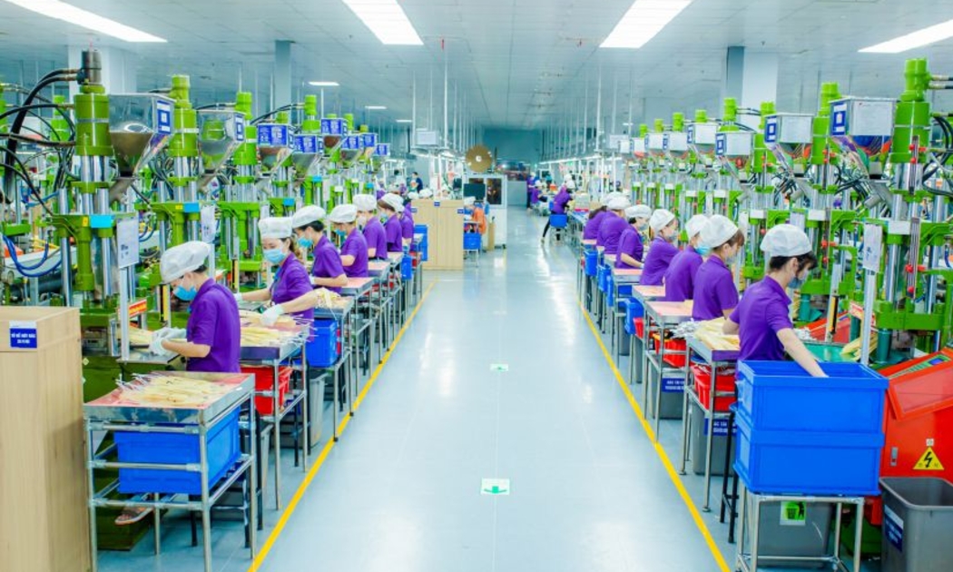 Người lao động tại Luxshare-ICT - một nhà đầu tư lớn của Trung Quốc tại Nghệ An. Ảnh: Võ Mai