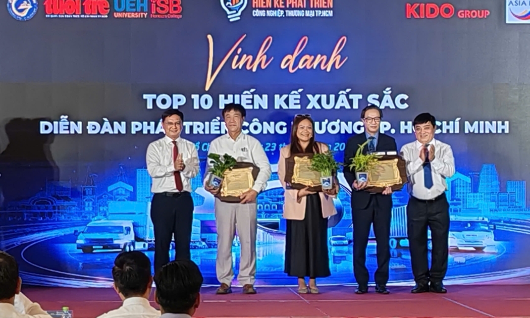 TP.HCM vinh danh Top 10 hiến kế phát triển trung tâm công nghiệp, thương mại, logistic quốc tế.