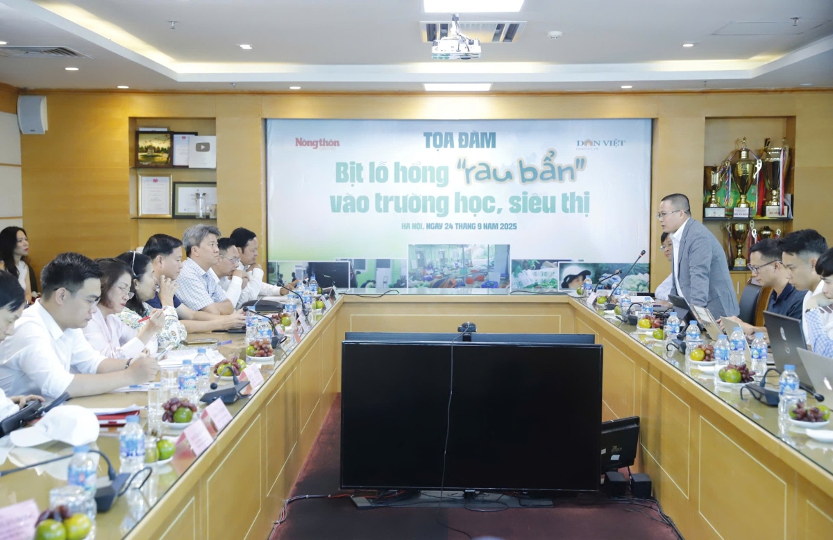 Quang cảnh toạ đàm.